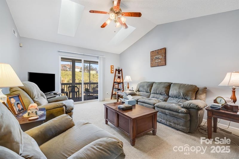 2904 Sagamore Ln, Asheville, NC 28806