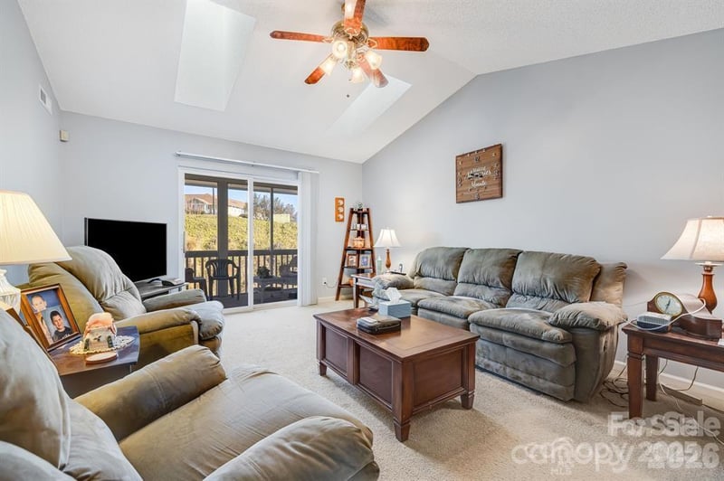 2904 Sagamore Ln, Asheville, NC 28806