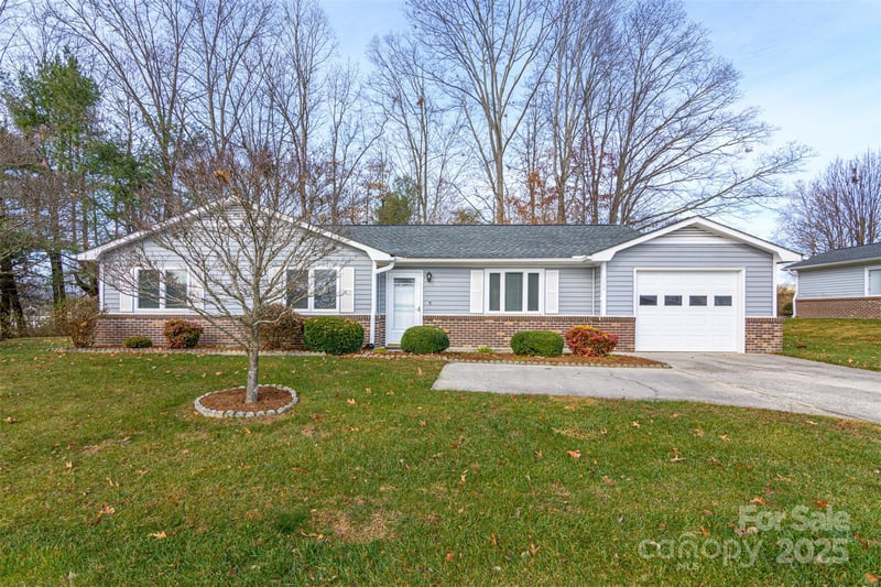 308 Dellford Ct, Hendersonville, NC 28792