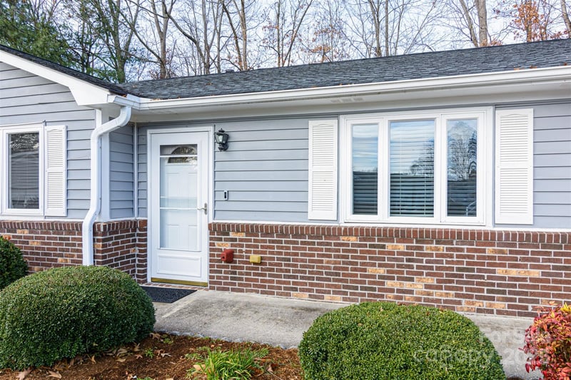 308 Dellford Ct, Hendersonville, NC 28792