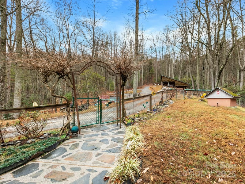 1239 Lower Loop Dr, Fletcher, NC 28732