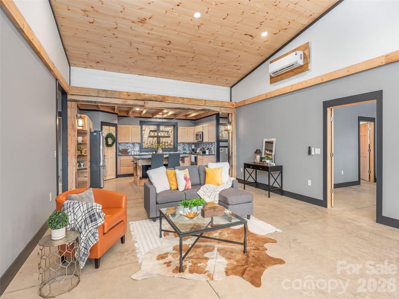 55 Dean Riddle Dr, Waynesville, NC 28785