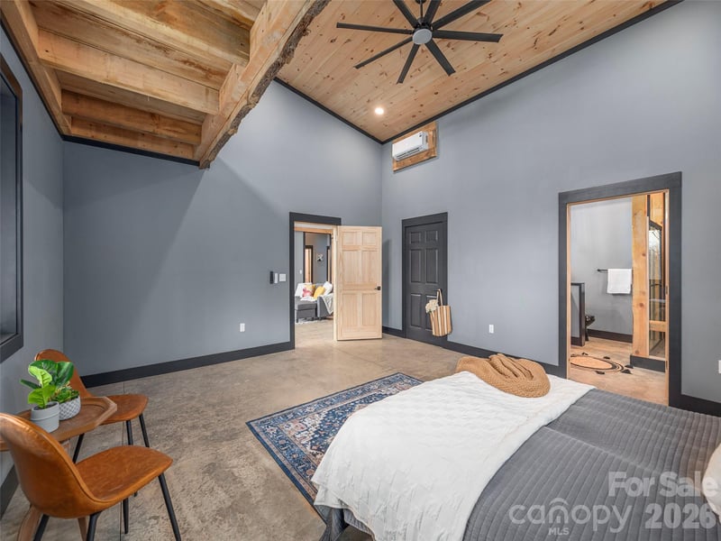 55 Dean Riddle Dr, Waynesville, NC 28785