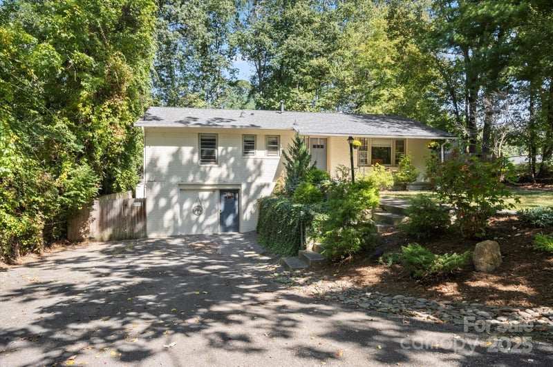 196 Weston Rd, Arden, NC 28704