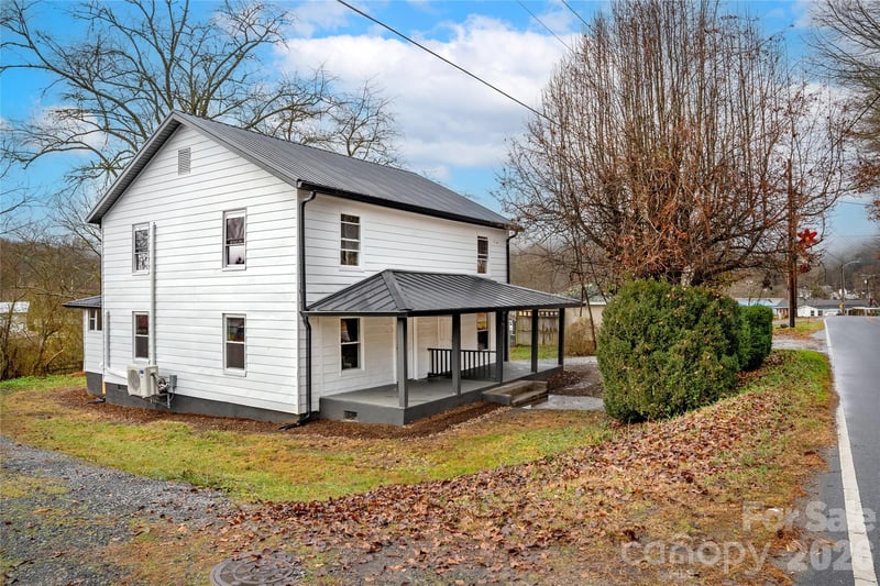 576 Pickens Hw, Rosman, NC 28722
