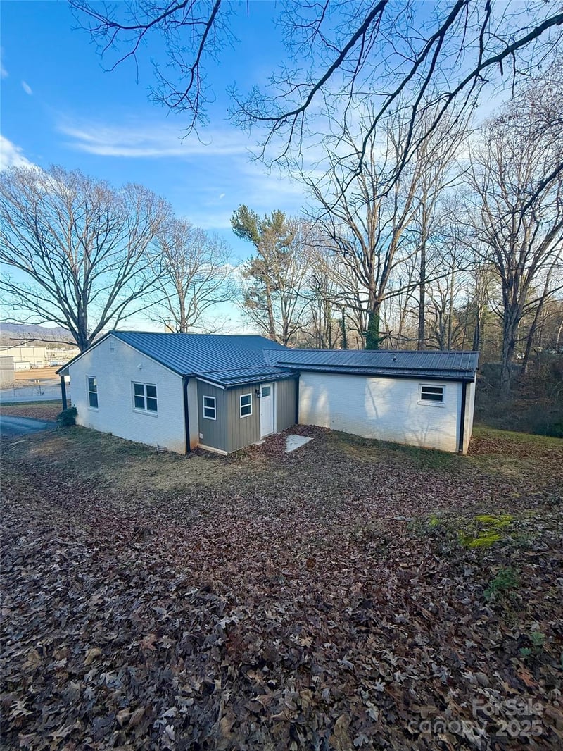 343 Shasta Ln, Lenoir, NC 28645