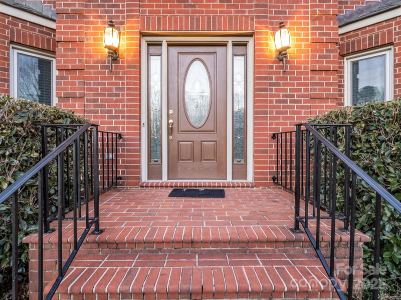 907 Weymouth Dr, Gastonia, NC 28056