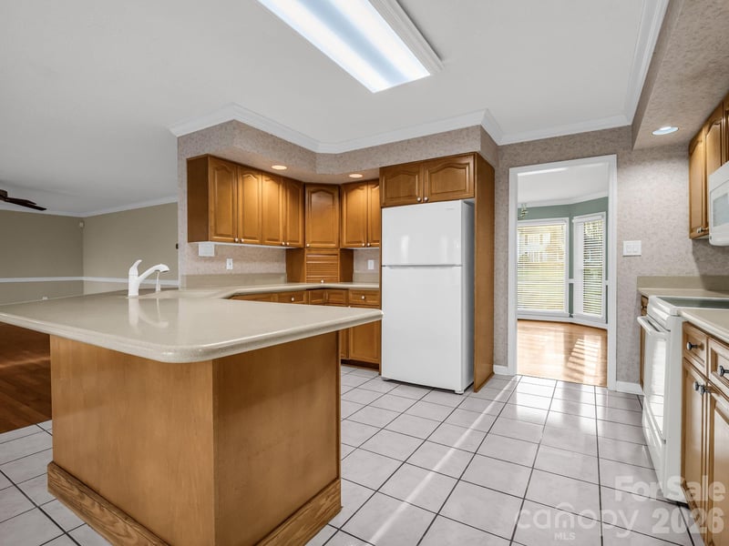 907 Weymouth Dr, Gastonia, NC 28056