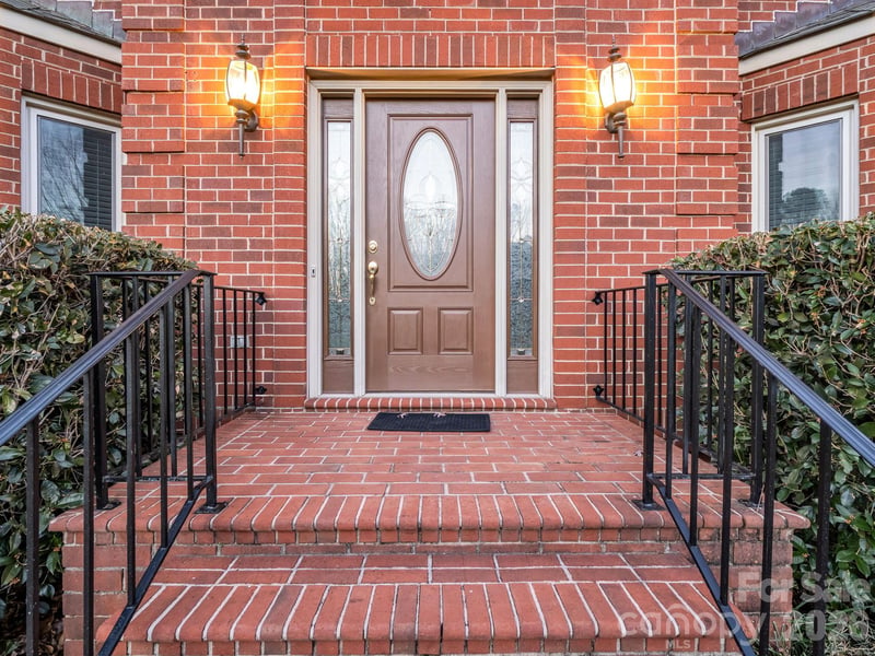 907 Weymouth Dr, Gastonia, NC 28056