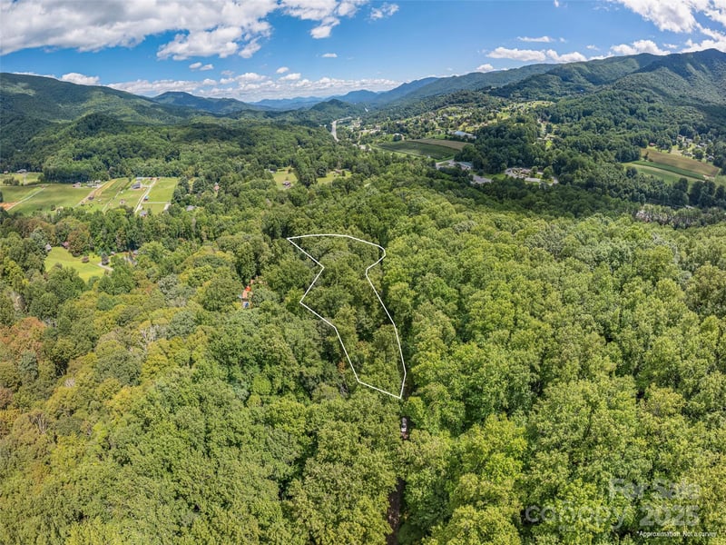 000 Flowing Brook Ln #3, Waynesville, NC 28786