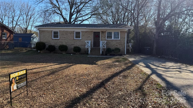 513 Holly St, Dallas, NC 28034