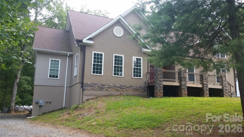 31 Reeds Creek Rd, Fairview, NC 28730