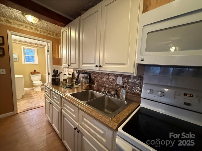 201 Mountain Vista Rd, Canton, NC 28716