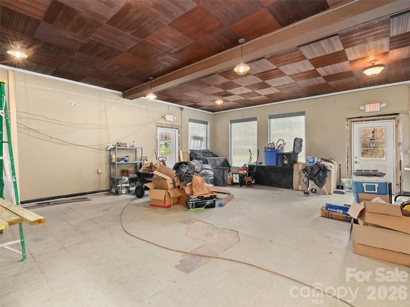 595 Main St, Waynesville, NC 28786