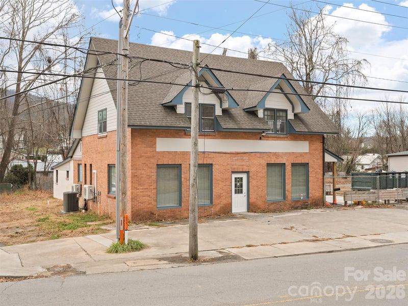 595 Main St, Waynesville, NC 28786