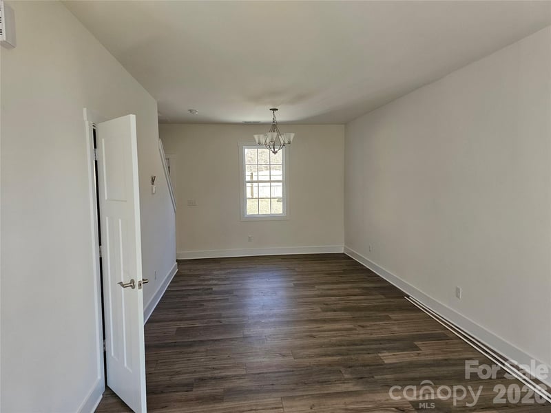 109 Crew Ln, Black Mountain, NC 28711