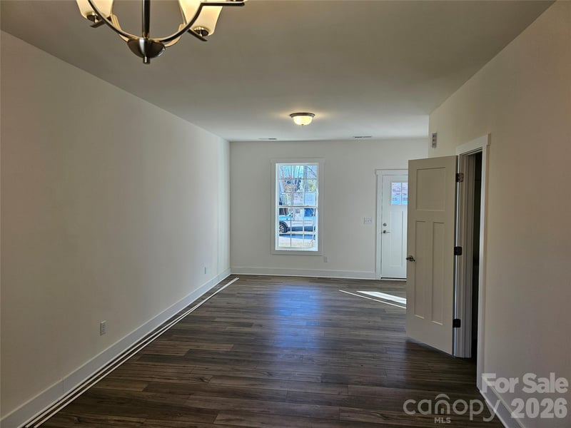 109 Crew Ln, Black Mountain, NC 28711