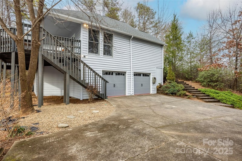212 Ridgeway Rd, Lake Lure, NC 28746