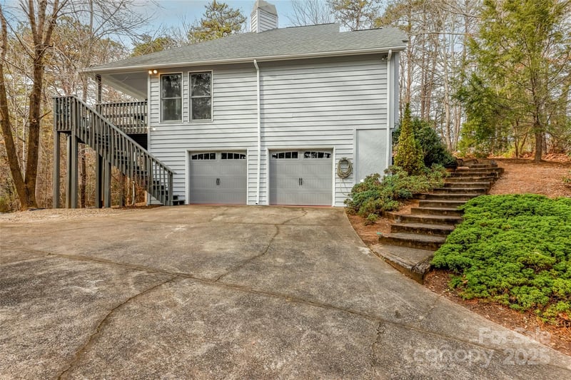 212 Ridgeway Rd, Lake Lure, NC 28746