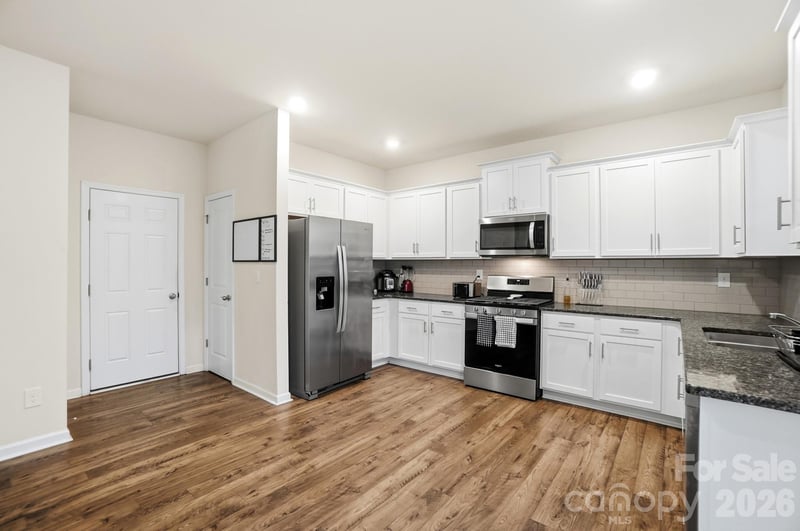 7576 Stonehouse Dr, Gastonia, NC 28056