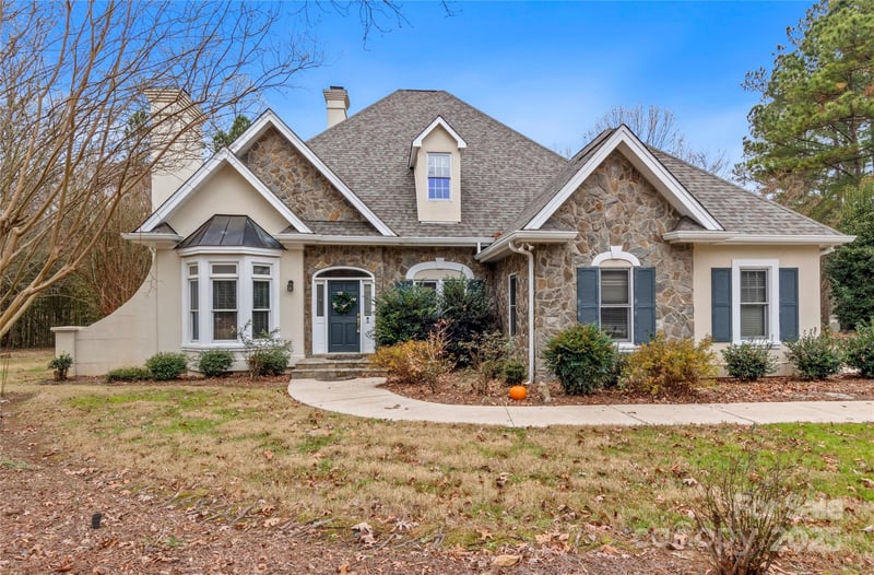 108 Candor Oaks Dr, New London, NC 28127