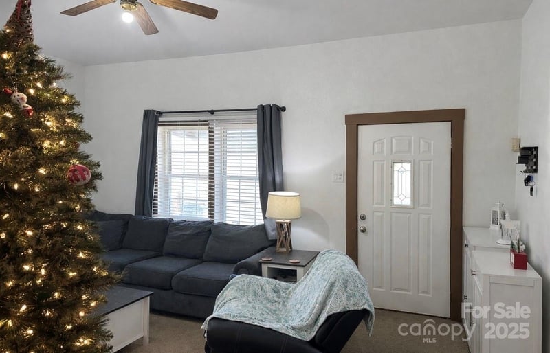 220 Catawba Ave, Mount Holly, NC 28120