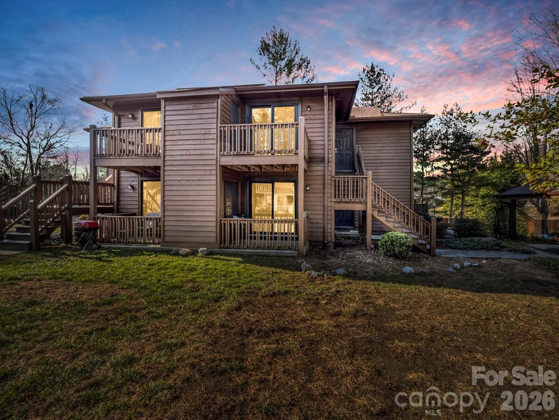 520 Courtwood Ln #4, Hendersonville, NC 28739