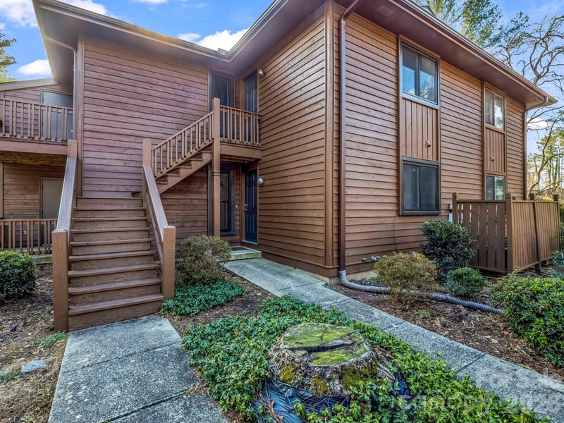520 Courtwood Ln #8, Hendersonville, NC 28739