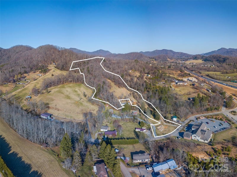 74 Buckeye Cove Rd, Canton, NC 28716