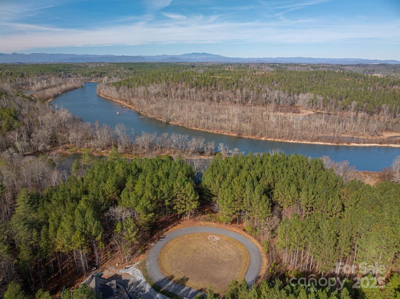 125 Catawba Cove Dr, Valdese, NC 28690