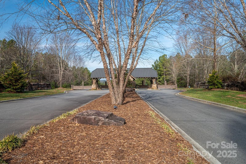 125 Catawba Cove Dr, Valdese, NC 28690