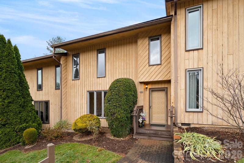 103 Pebble Creek Dr, Asheville, NC 28803