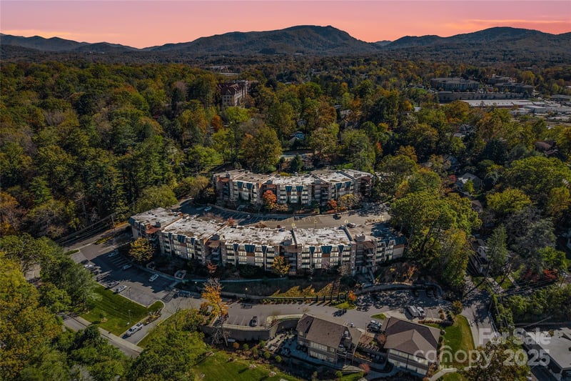 430 Bowling Park Rd, Asheville, NC 28803