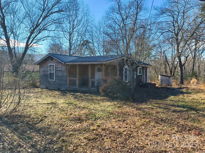 28 Pearl St, Black Mountain, NC 28711