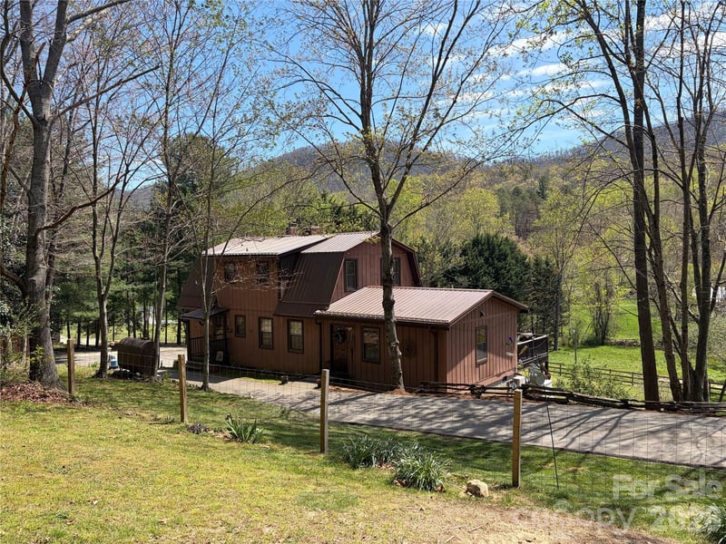366 Dix Creek #2 Rd, Leicester, NC 28748