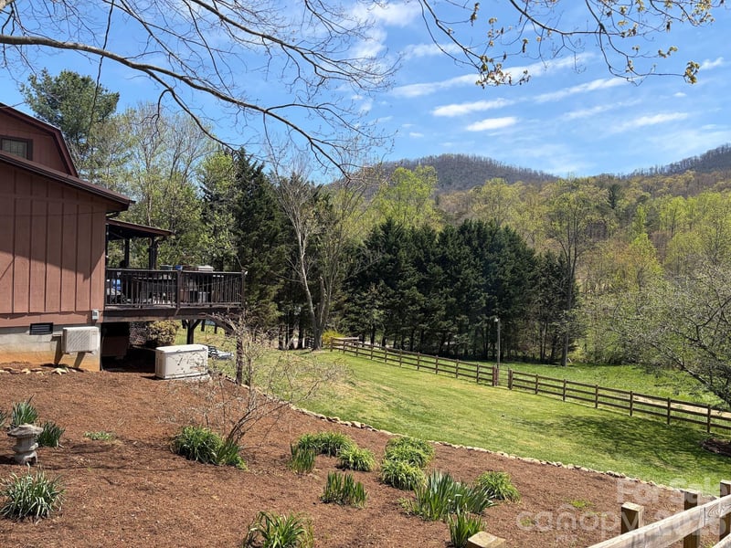 366 Dix Creek #2 Rd, Leicester, NC 28748
