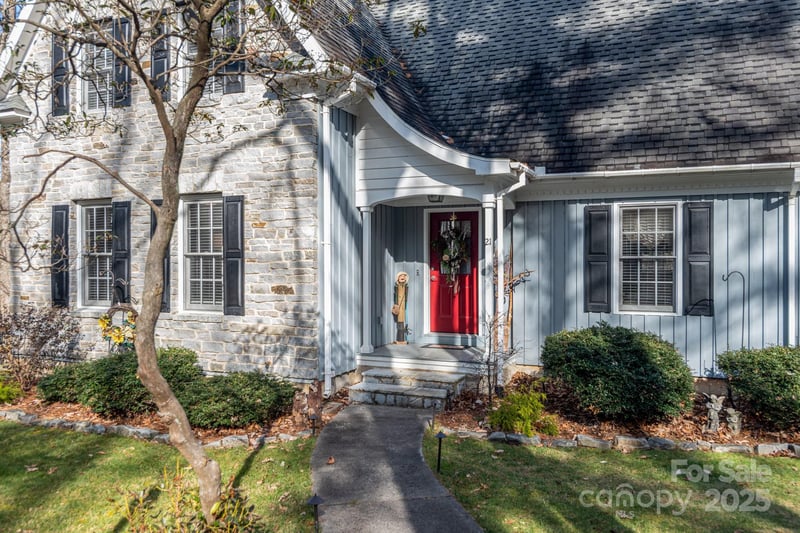 21 Maple Leaf Ln, Glade Valley, NC 28627