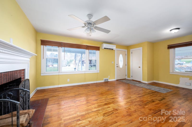 43 Henline Ln, Bakersville, NC 28705