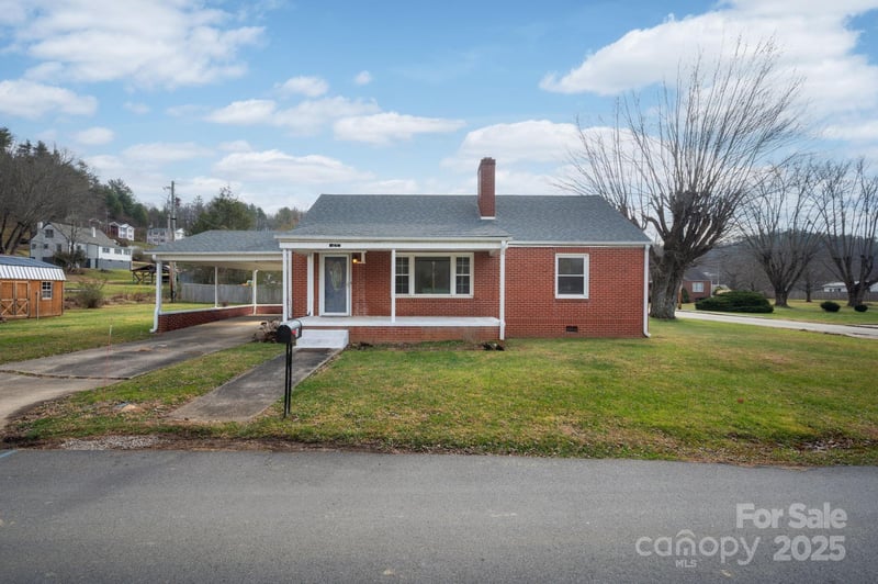 43 Henline Ln, Bakersville, NC 28705
