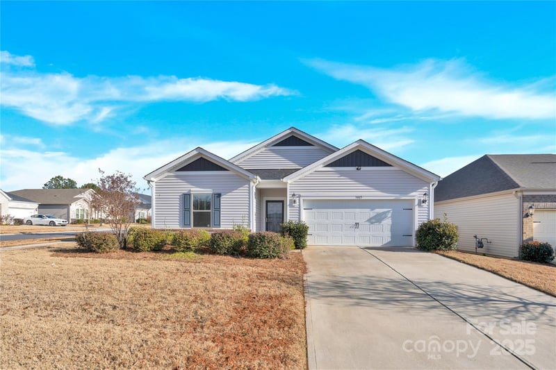 3005 Striped Maple Ct, Charlotte, NC 28215