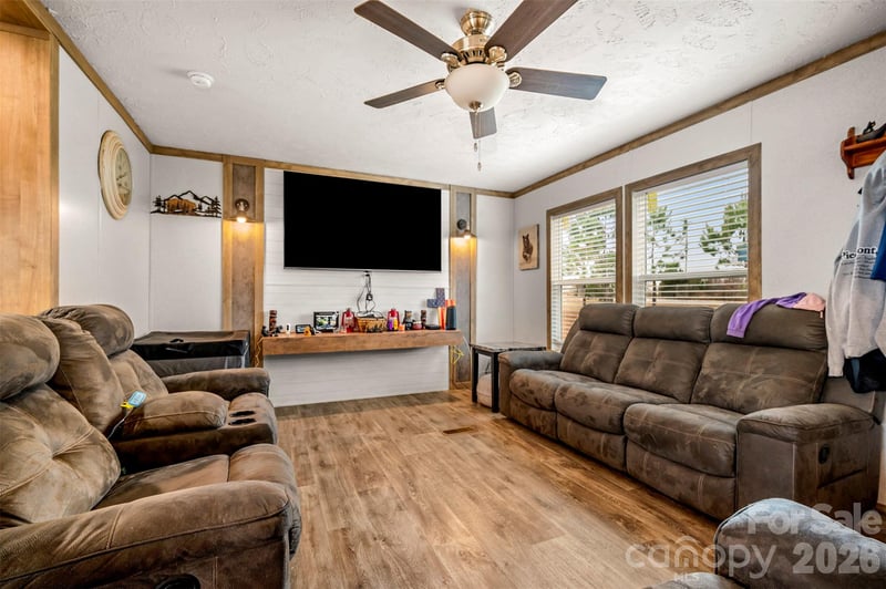 859 Henry Jenkins Rd, Mooresboro, NC 28114