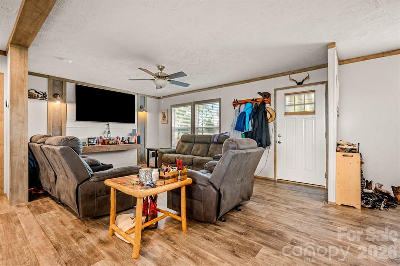 859 Henry Jenkins Rd, Mooresboro, NC 28114