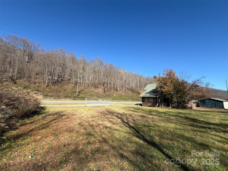 2843 Dellwood Rd, Waynesville, NC 28786