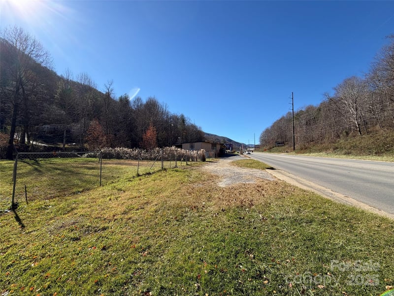 2843 Dellwood Rd, Waynesville, NC 28786