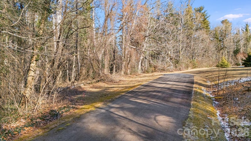 008 Roberts Ln #8, Flat Rock, NC 28731