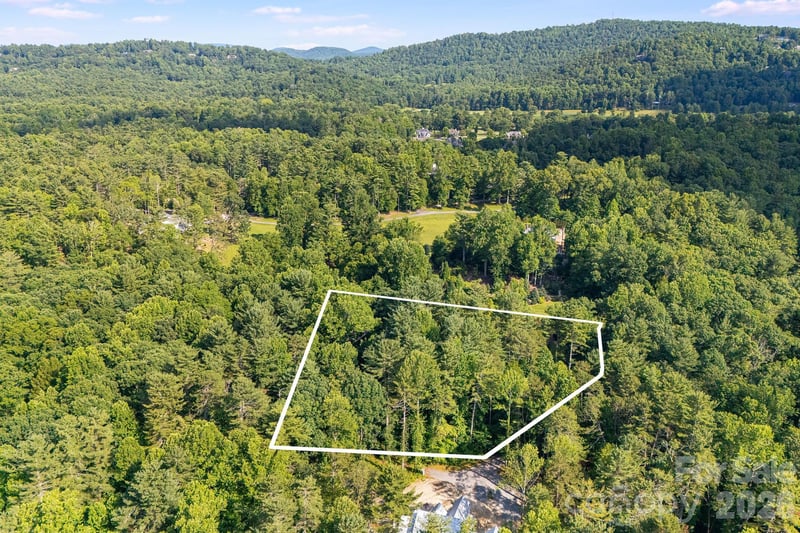 008 Roberts Ln #8, Flat Rock, NC 28731