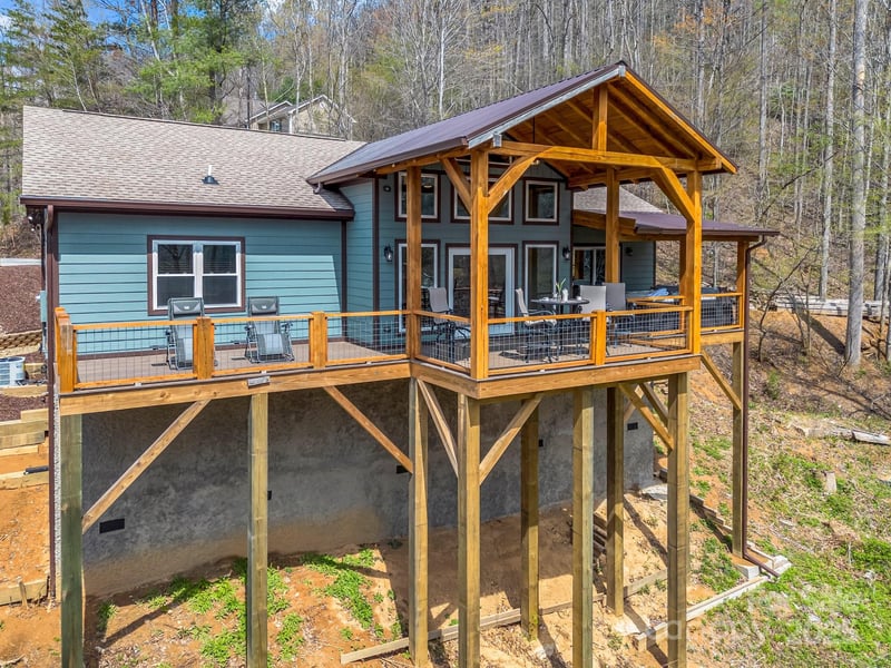 107 Twisted Birch Dr, Hendersonville, NC 28792