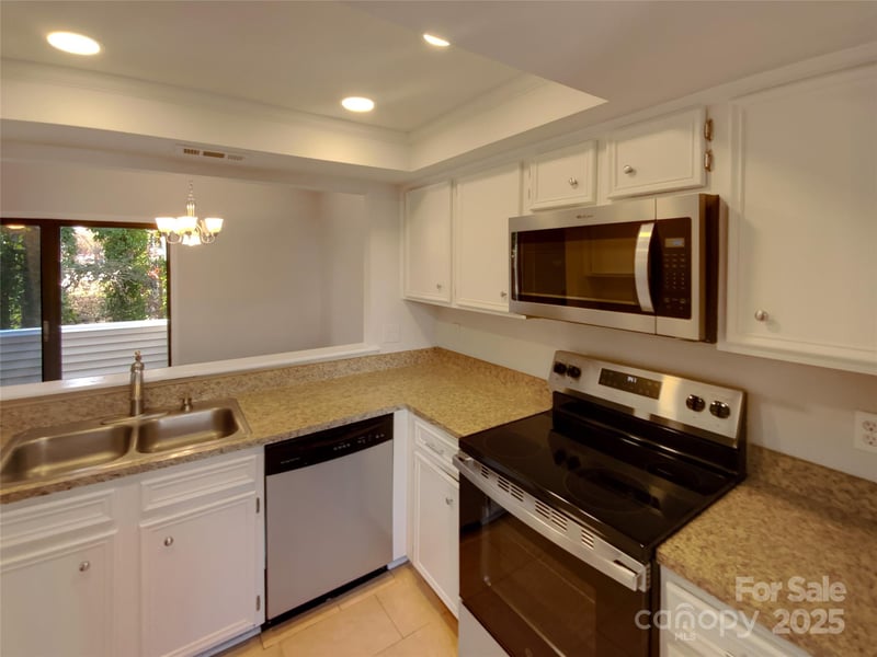 7825 Renaissance Ct #A, Charlotte, NC 28226
