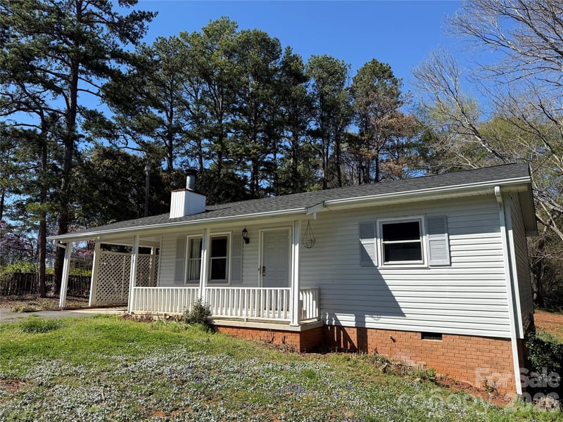 1158 Sunset Ct, Conover, NC 28613
