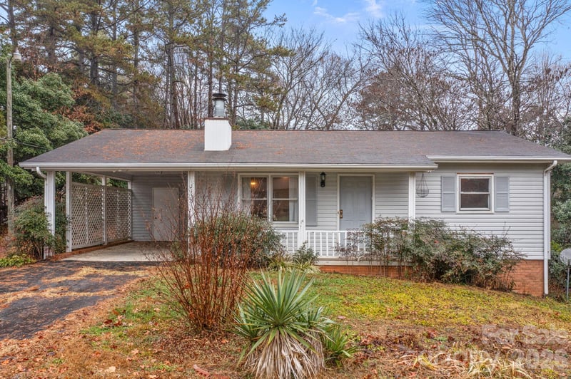 1158 Sunset Ct, Conover, NC 28613